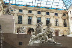Art collection in Louvre